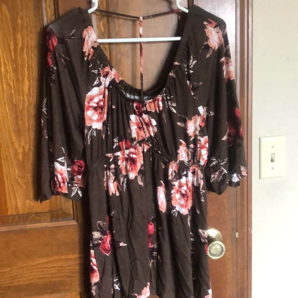 Boutique Women’s top 🌸4/$20